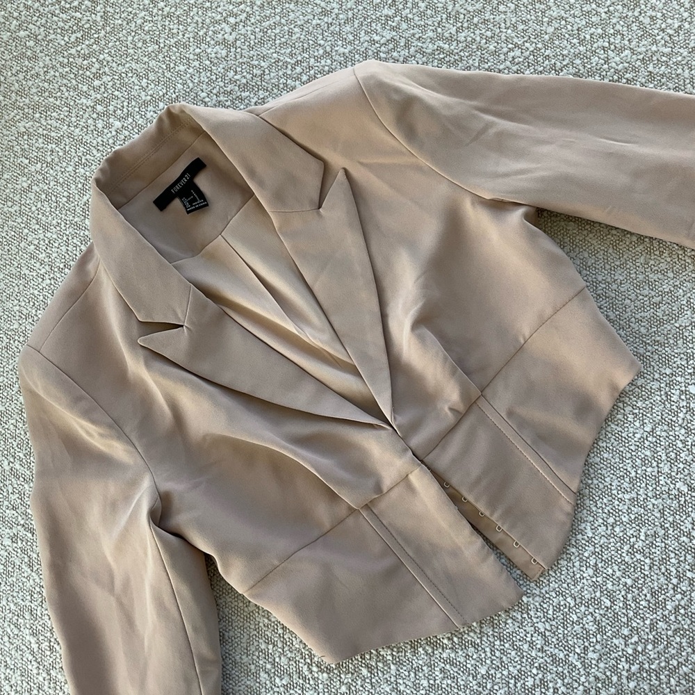 Cropped jacket - Picture 3 of 3